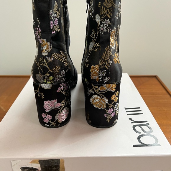 Bar III Gatlin Boot - Versailles - Black Floral Size 10 - Picture 3 of 5